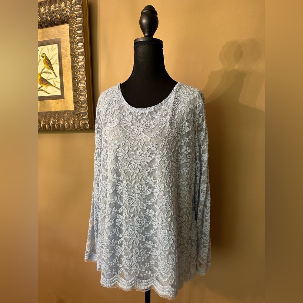 NWT Chico’s Size 2 Blue Diamond Top w/ Lace Scalloped Hem
